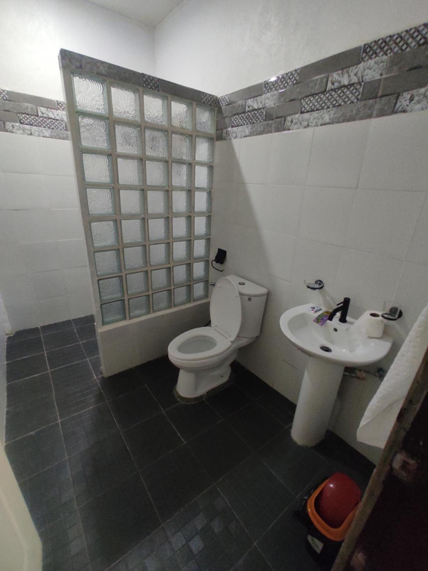 Apoestin Homestay Siquijor Exteriör bild